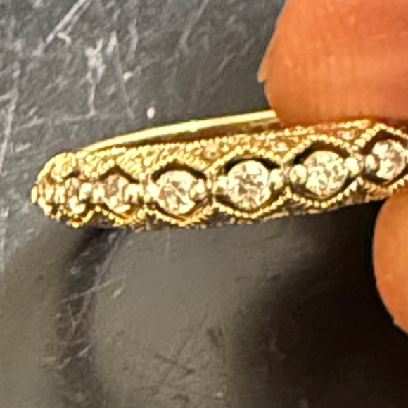 Elegant Gold and Silver Women's Ring - Picture 3 of 4